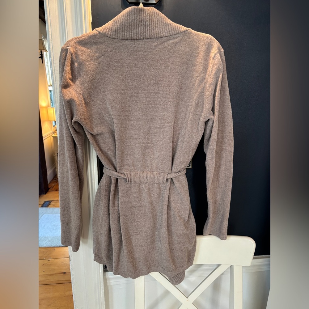 Barefoot Dreams CozyChic Ultra Lite Cardigan in Beach Rock Color size M - Picture 5 of 6